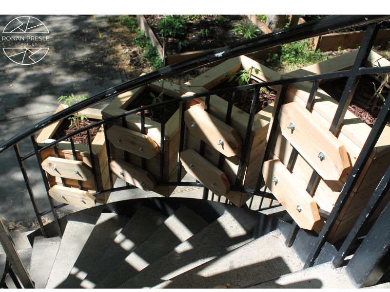 Planter for stairs 4